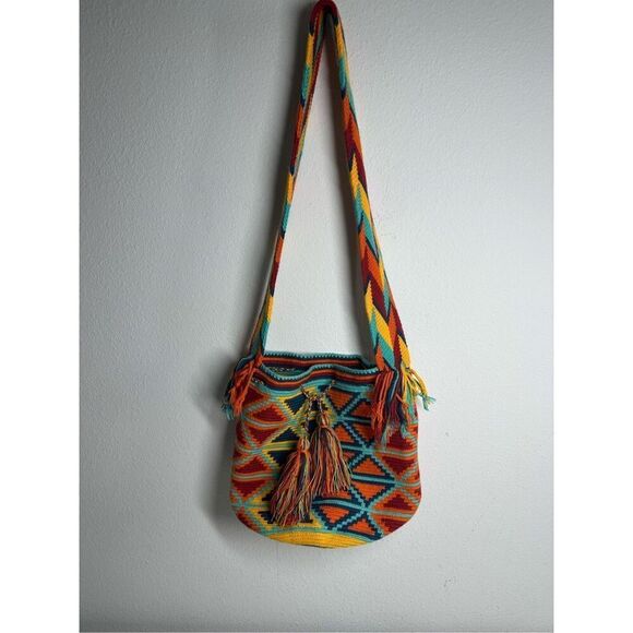 A 100% handmade Authentic Mochila Wayuu Indigenous Colombian Bag - Picture 1 of 14